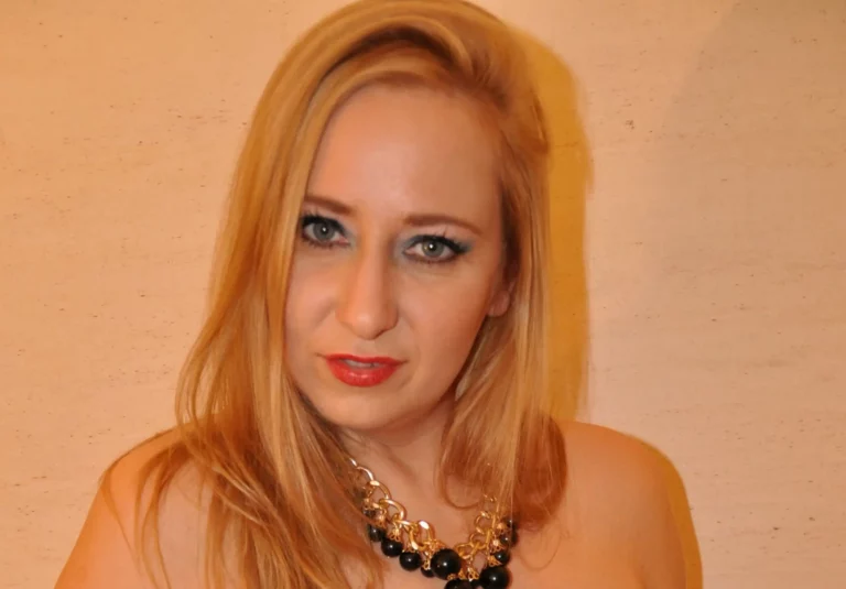 Abbi Secraa Biography, Age, Family, Image, Net Worth