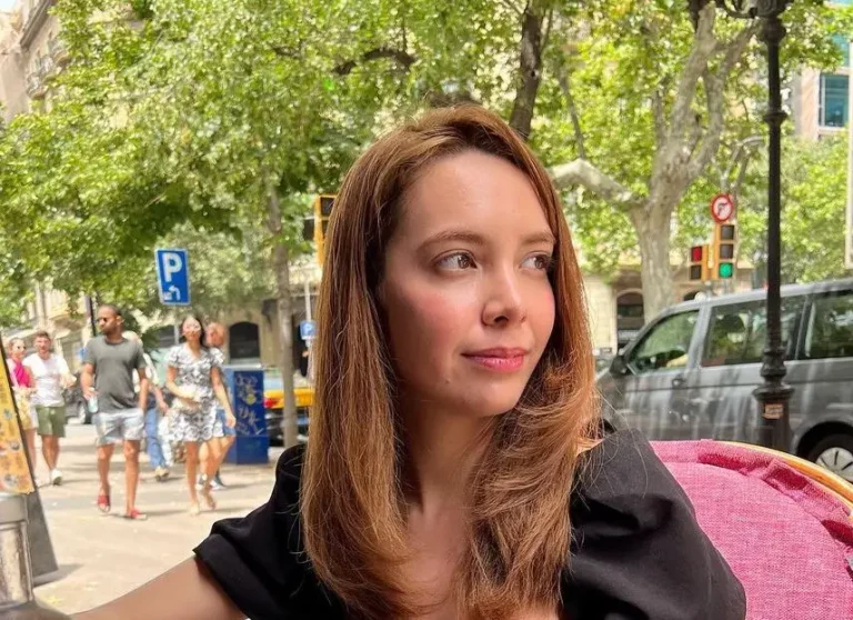 Amira Alawi Biography, Age, Images, Height, Figure, Net Worth