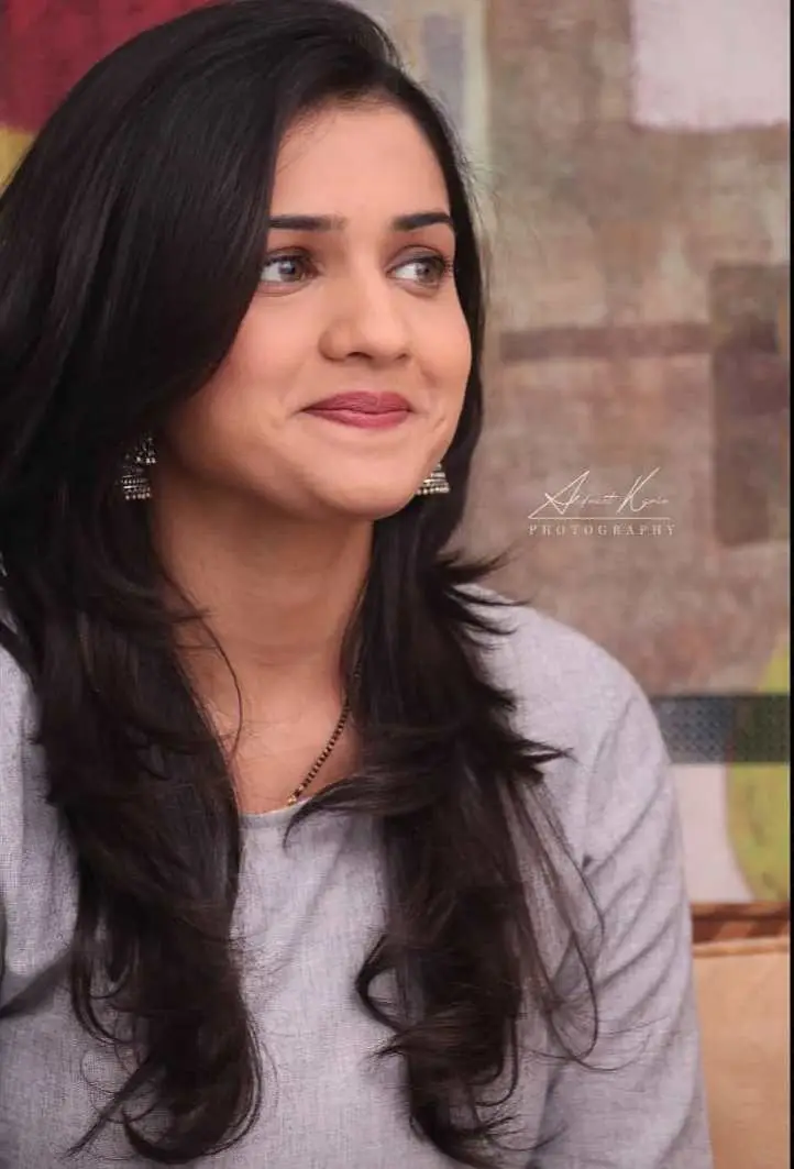Hruta Durgule Biography, Age, Family, Images, Net Worth