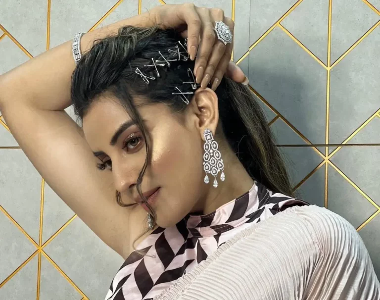 Akshara Singh (Actress) Biography, Age, Family, Love, Figure