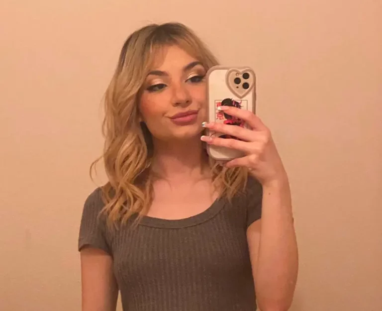 Demi Hawks Biography, Age, Height, Net Worth