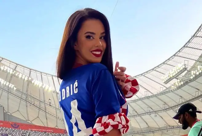 Ivana Knoll Biography, Age, Height, Figure, Net Worth