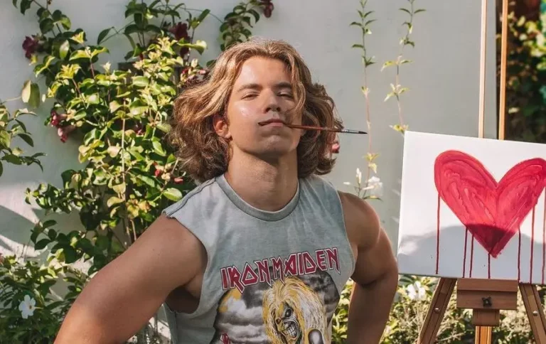 Julian Gabriel Hernandez Biography, Age, Height, Figure, Net Worth