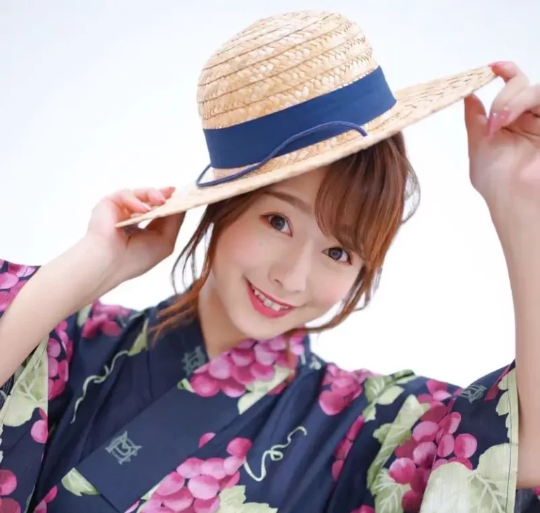 Marina Shiraishi (白石茉莉奈) Biography, Age, Height, Figure, Net Worth