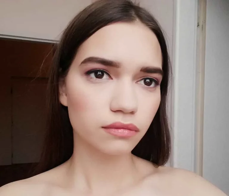 Pinky Breeze Biography, Age, Images, Height, Figure, Net Worth