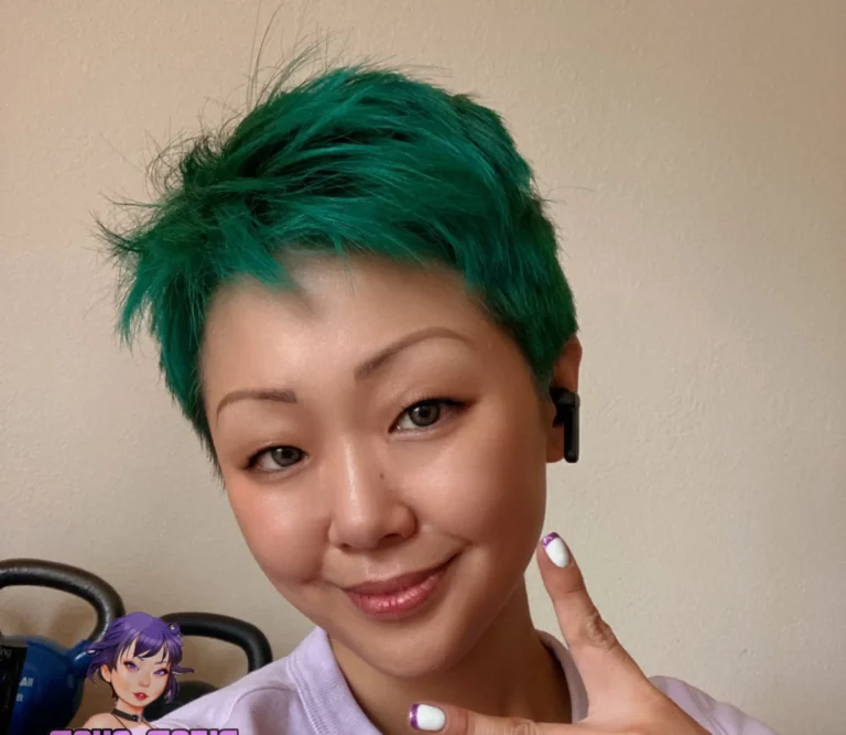 Saya Song Biography, Age, Family, Images, Net Worth