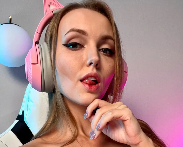 Sia Siberia Biography, Age, Height, Figure, Net Worth