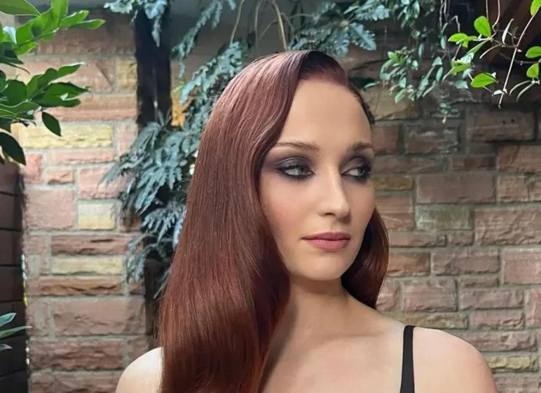 Sophie Turner Biography, Age, Images, Height, Figure, Net Worth