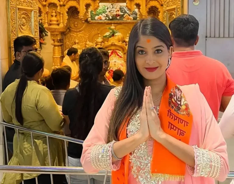 Anisha Dixit (Rickshawali) Biography, Age, Height, Figure, Net Worth