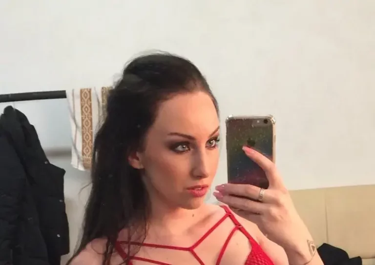 Bella Angel Biography, Age, Height, Figure, Net Worth