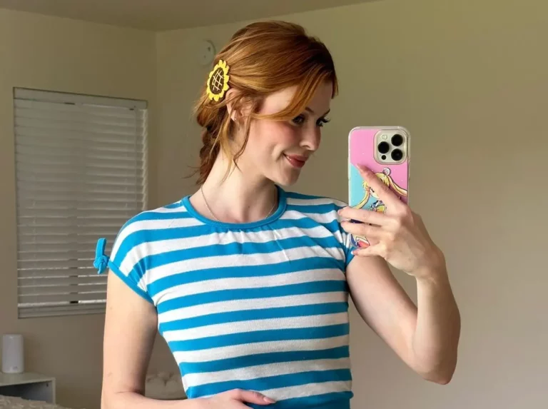 Elly Clutch (Model) Biography, Age, Height, Figure, Net Worth