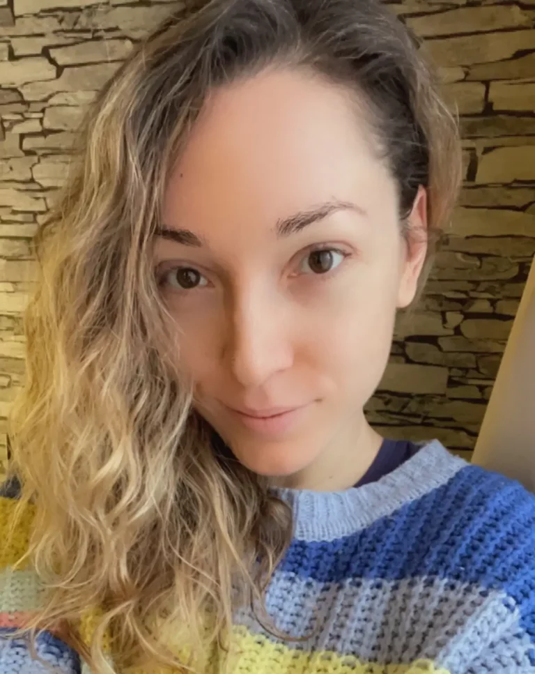 Lily Labeau Biography, Age, Images, Height, Figure, Net Worth