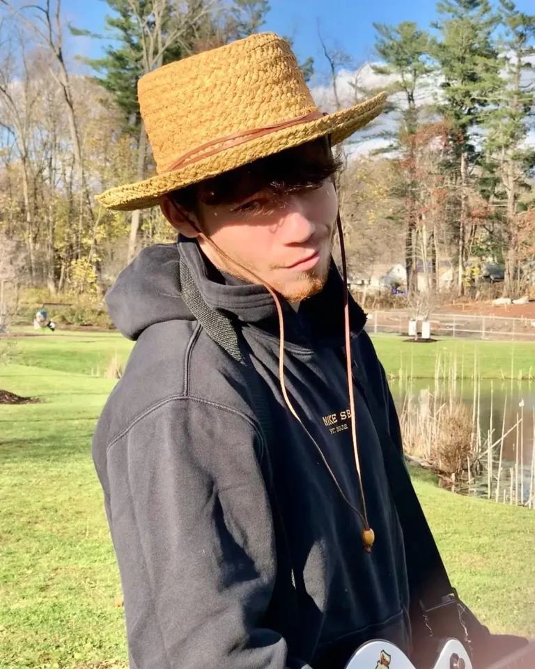 Packgod (Youtuber) Biography, Age, Height, Figure, Net Worth