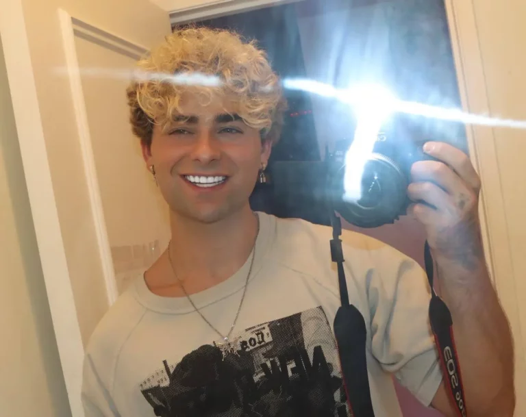 Coby Persin Biography, Age, Height, Figure, Net Worth