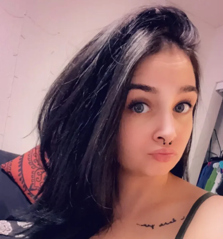 Zoey Kush Biography, Age, Height, Net Worth