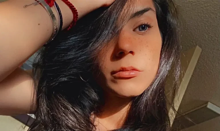 Tia Cyrus Biography, Age, Images, Height, Figure, Net Worth