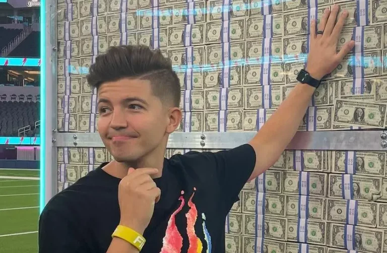 PrestonPlayz Biography, Age, Height, Figure, Net Worth