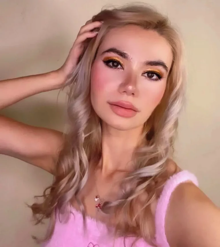 Angelica Coralvine Biography, Age, Height, Figure, Net Worth