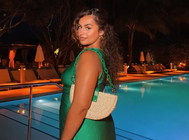 Ayesha Perry-Iqbal Biography, Age, Height, Figure, Net Worth