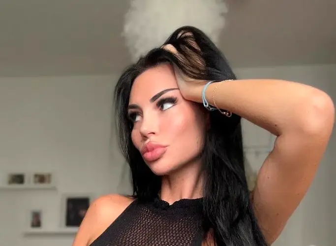 Yvonne Bar Biography, Age, Images, Height, Figure, Net Worth