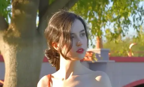 Giulia Wylde Biography, Age, Height, Figure, Net Worth