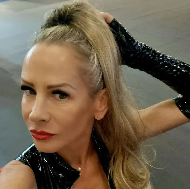 Victoria Nova Biography, Age, Height, Figure, Net Worth