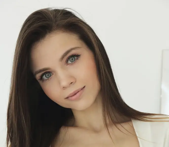 Adriana Fawn Biography, Age, Family, Images, Net Worth