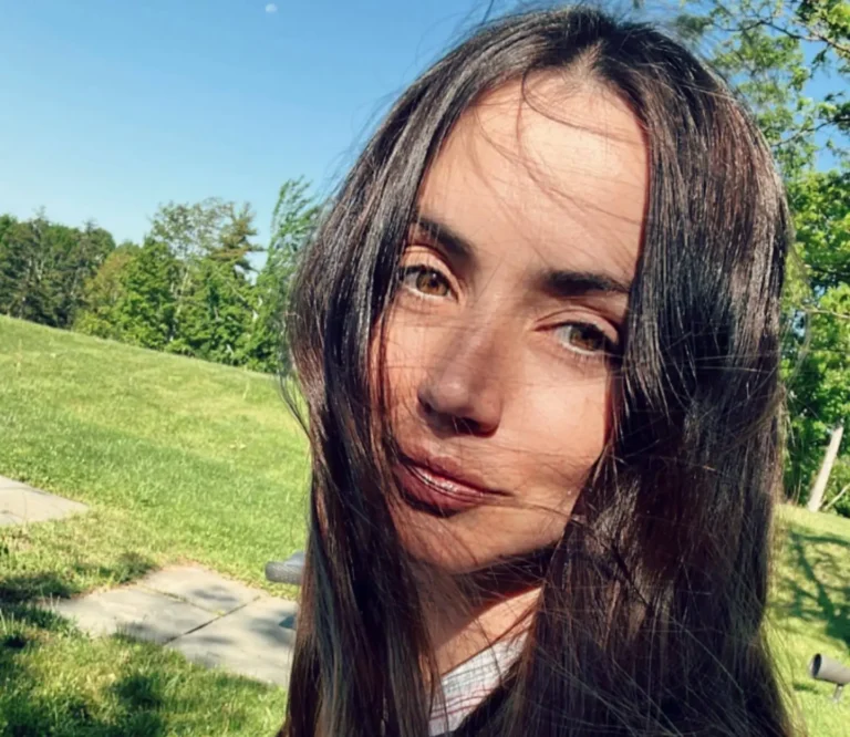 Ana de Armas Biography, Age, Images, Height, Figure, Net Worth