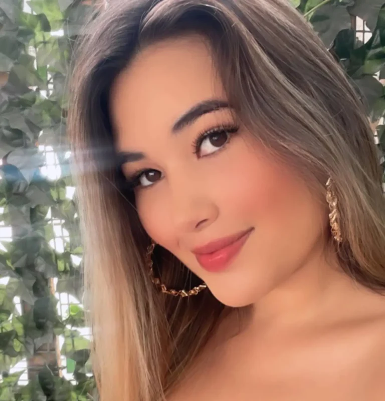 Angie Bravo Biography, Age, Height, Figure, Net Worth