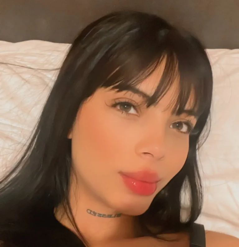 Athenea Rose Biography, Age, Height, Figure, Net Worth