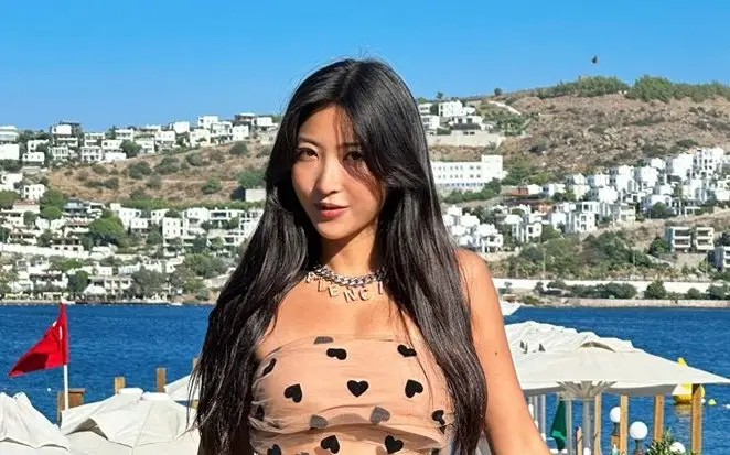 Emiri momota 百多えみり Biography, Age, Height, Figure, Net Worth