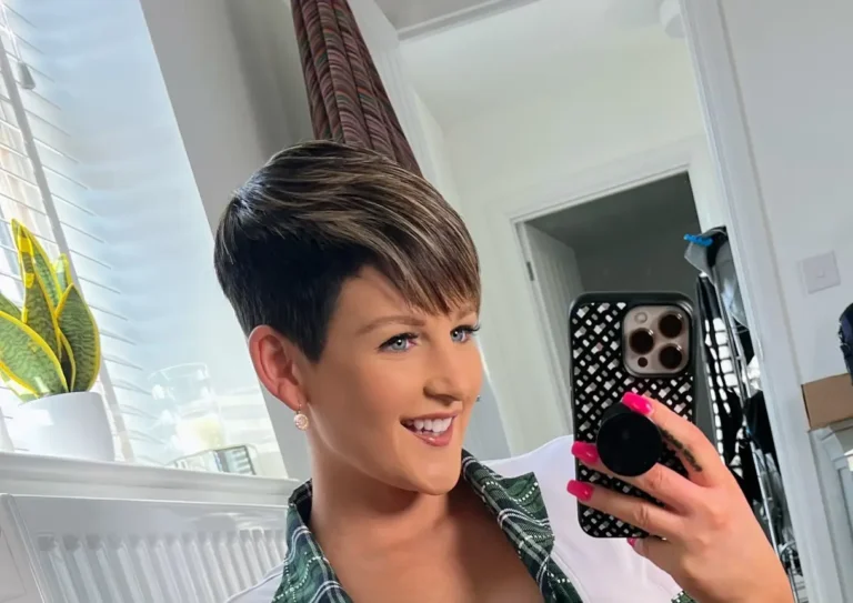 Hannah Brooks Biography, Age, Height, Figure, Net Worth