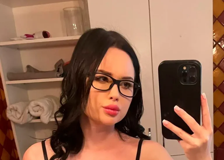 Jessie Ames Biography, Age, Height, Figure, Net Worth