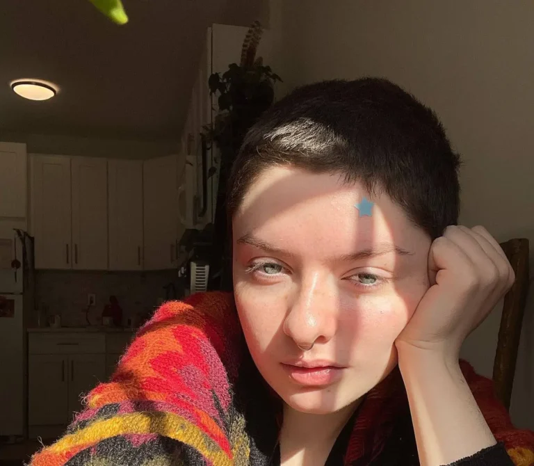 Lachlan Watson Biography, Age, Height, Figure, Net Worth