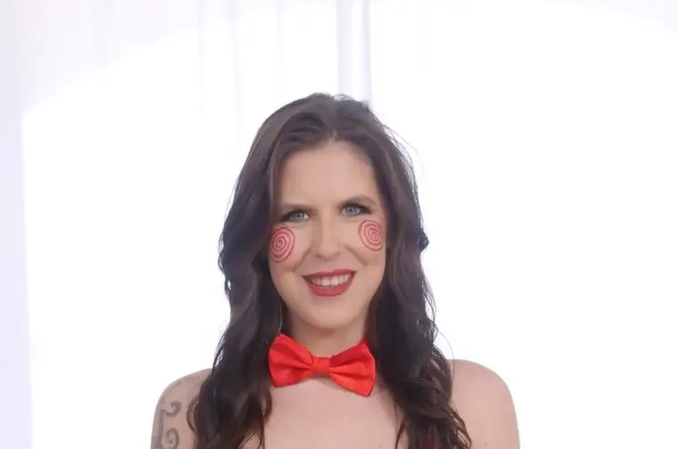 Nikki Zee Biography, Age, Height, Figure, Net Worth