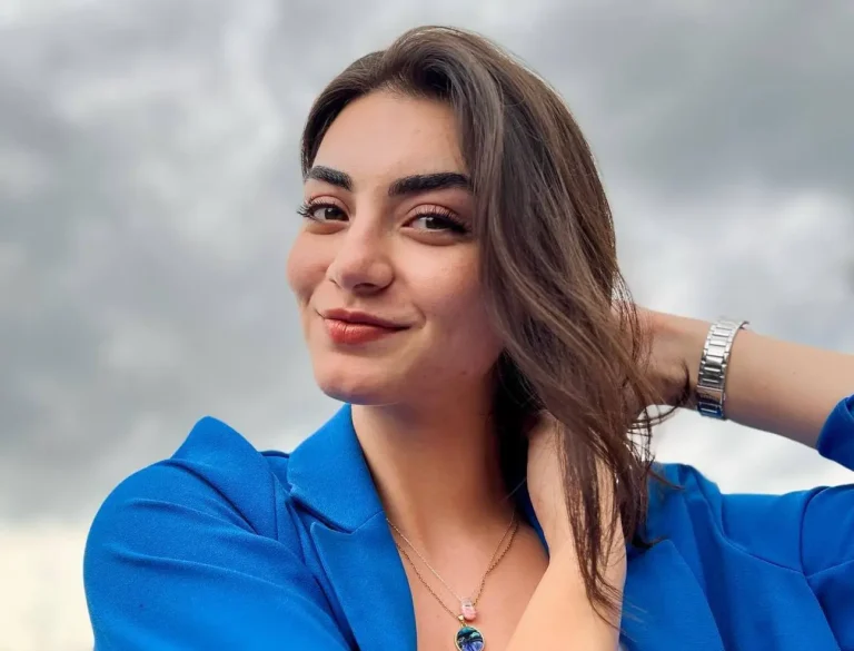 Ozge Torer Biography, Age, Height, Figure, Net Worth