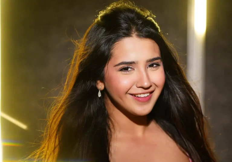 Roshni Walia Biography, Age, Height, Figure, Net Worth
