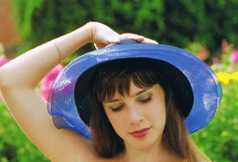 Yulia Nova Biography, Age, Height, Figure, Net Worth