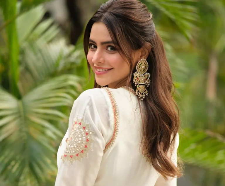 Aamna Sharif Biography, Age, Height, Figure, Net Worth