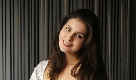 Amelie Belain Biography, Age, Height, Figure, Net Worth