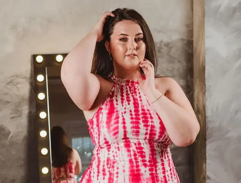 Curvy Evelina Biography, Age, Family, Images, Net Worth