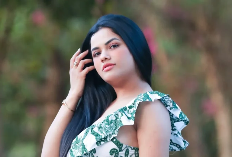 Shrutika Gaokkar Biography, Age, Family, Images, Net Worth