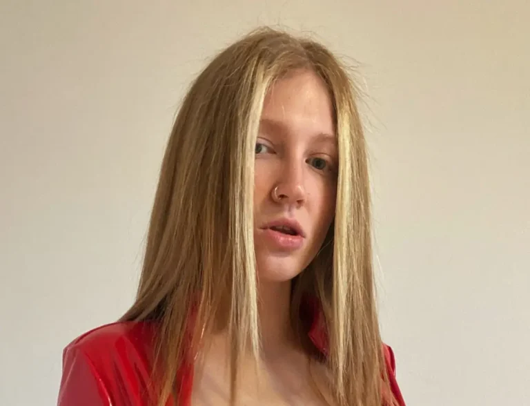 Teeny Ginger Biography, Age, Images, Height, Figure, Net Worth